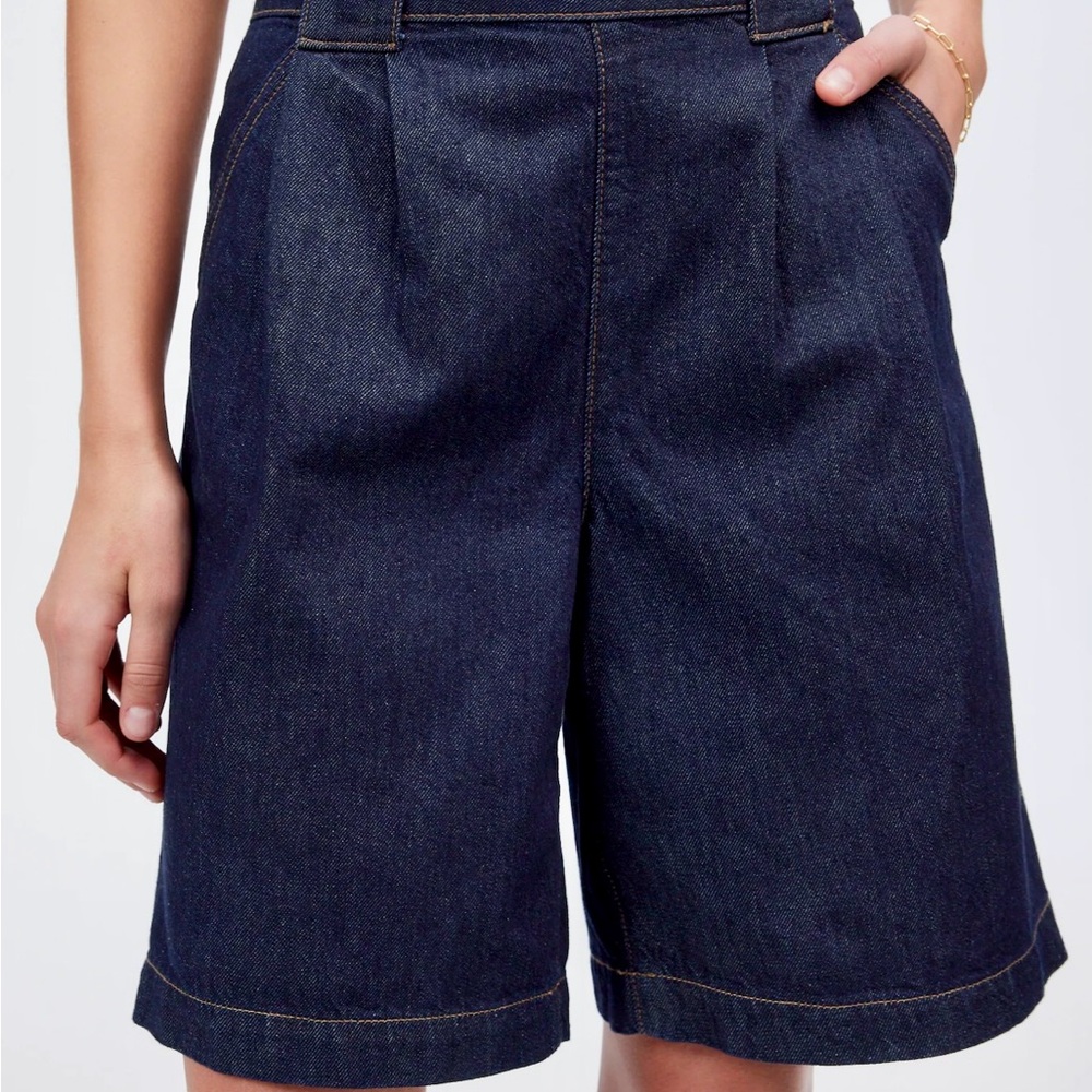Madewell Pleated Denim Trouser Short in Essex Wash